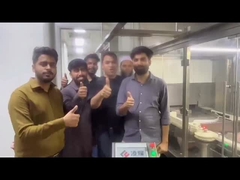 GMP 認定のアンプルの詰め込み・密封機が動作中