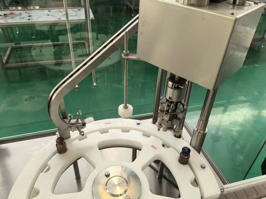 買う GMP 標準,マルチ 蓋刃,高速 蓋付きの 2-500ml メディカル 錠剤のためのボトル蓋機 オンライン製造