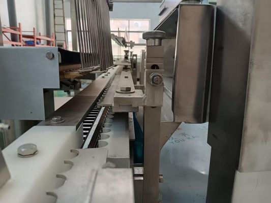 買う 1-10ml ガラスのアンプルのためのGMP標準のワイヤーシール付き先端アンプル充填機 オンライン製造