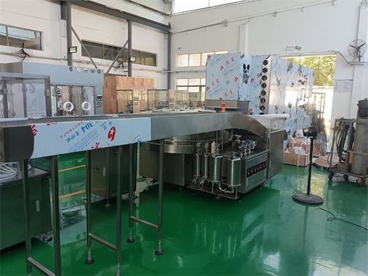 高速無菌アンプル充填・密封ライン（1-20ml）
毎時36,000本 高精度自動化、オキシ水素シール、温度制御