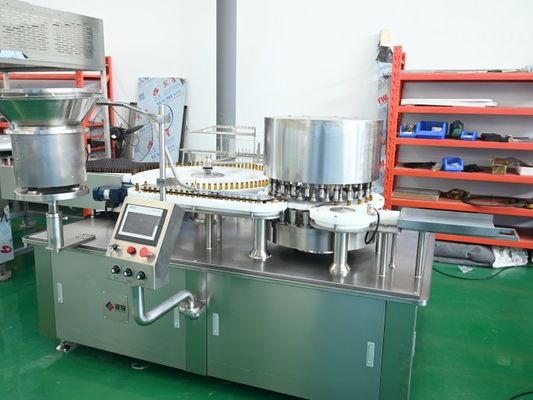 良い価格 高速製薬液体詰め機 咳シロップ 99.5 精度 セルボ駆動ピストンポンプ GMP 準拠 オンライン